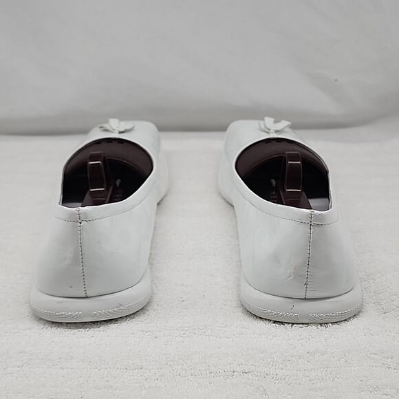 JEFFREY CAMPBELL BALLERINA FLAT IN WHITE CRINKLE PATTEN LADIES 8.5 NWOB GORGEOUS - Picture 6 of 16